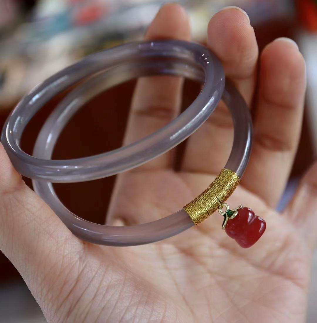 Gold-Devouring Beast Natural Chalcedony Ding-Dang Bracelet Agate Bracelet Ultra-Thin Strip Delicate and Exquisite Jade Bracelet Women's Jewelry Accessories