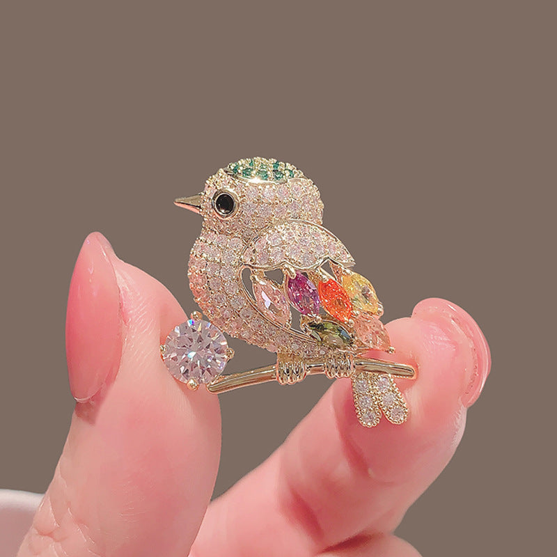 Magpie brooch