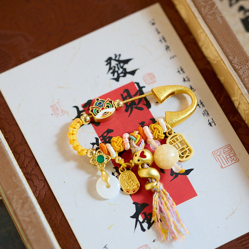 SOURCE Factory Monster Nian Roll Snake Brooch DIY Enamel High-end Sense Pin Temple Taoist Gift for Commitment Ceremony