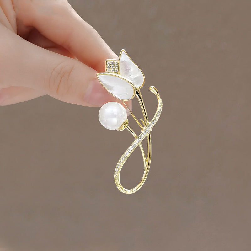 Tulip brooch