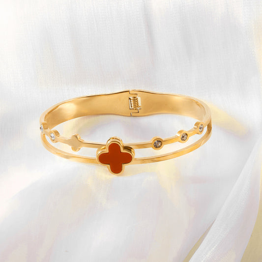 Four-leaf clover red shellfish gold bracelet