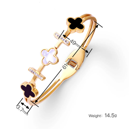 Four-leaf clover gold bracelet