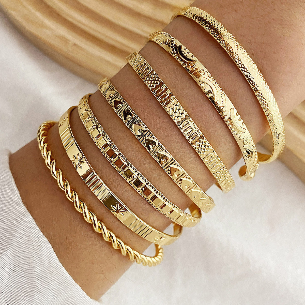 Women's Bright Bracelet Set