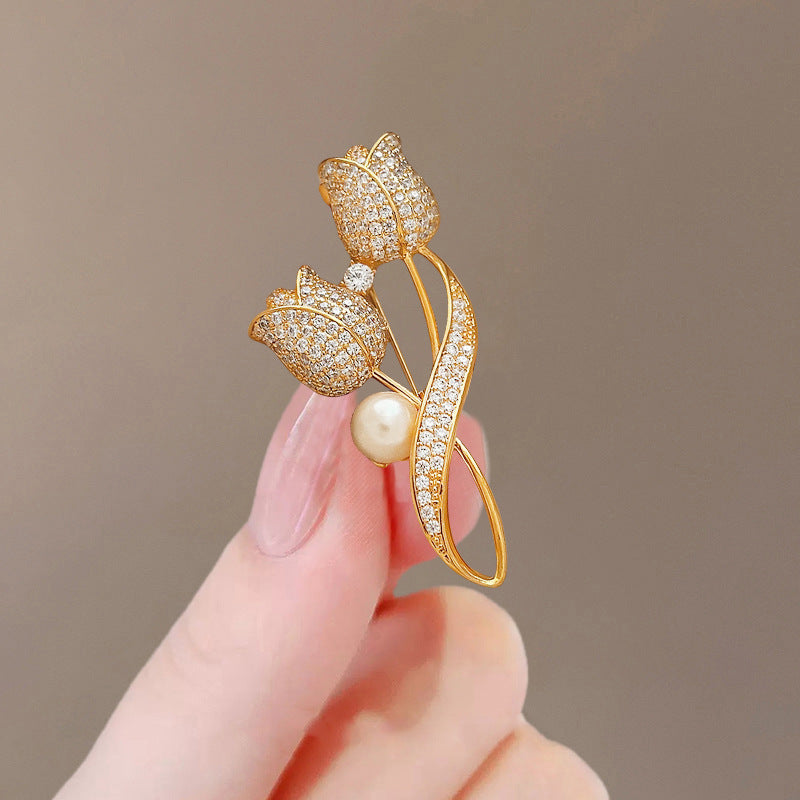 Tulip brooch