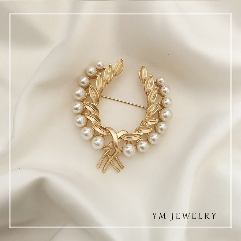 Pearl wheat spike brooch